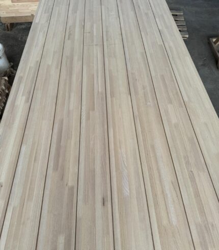 Стінова панель із ясеня