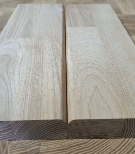 На фото зображено підпоручні зрощені із натурального ясеня від виробника Наш Ліс